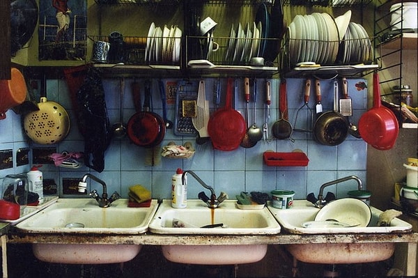 9. При ком люди начали переселяться из коммуналок в отдельные квартиры?