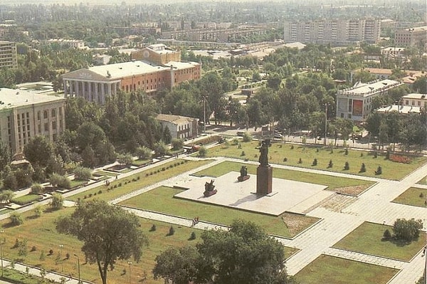 10. Какой город - столица одной из союзных республик - раньше назывался Фрунзе?