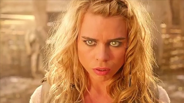 6. Билли Пайпер сыграла героиню, путешествующую с главным героем, в каком британском сериале, вышедшем в 2005 году?