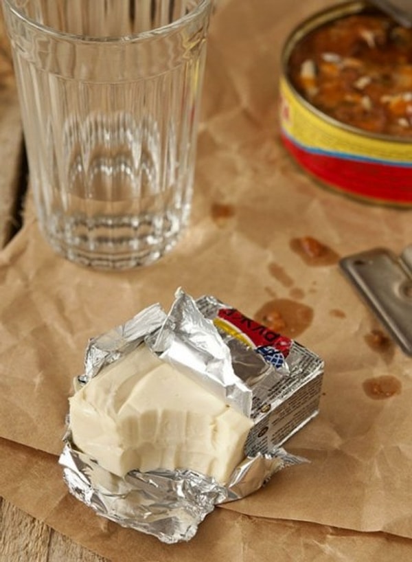 4. Главная советская закуска - это плавленный сырок...