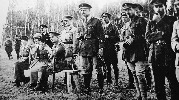 10. Сколько всего наградных крестов было учреждено Белым движением?