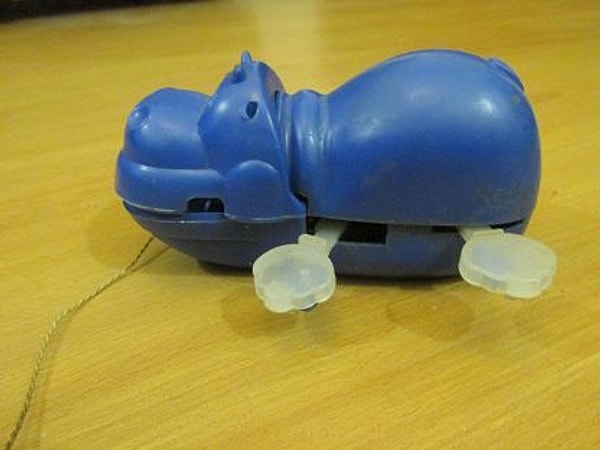 10. В чем заключалась цель игры "Бегемотики"?