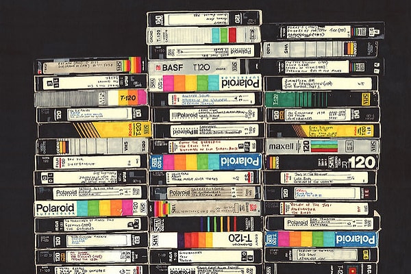 8. Начали появляться первые видеосалоны.