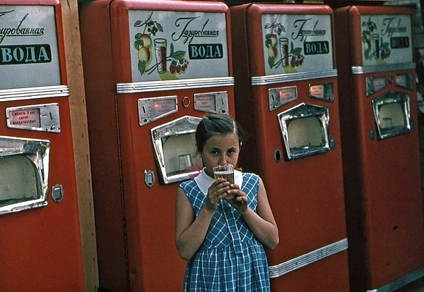 1. Что стоило дороже: стакан газированный воды без сиропа (из автомата) или коробок спичек?