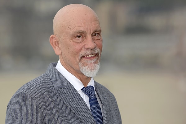 10. Как считаете, Джон Малкович достоин премии?