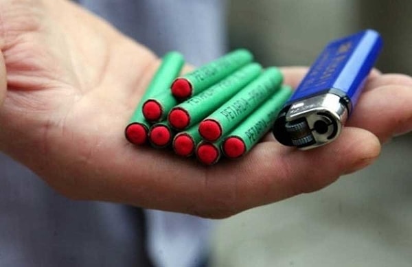 15. Кидались под ноги «бомбочками», чем ужасно сердили девчонок и взрослых