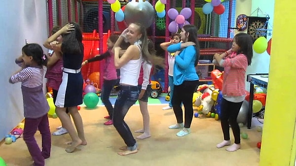 23. Вы умеете танцевать макарену