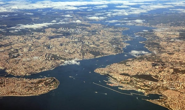 7. По какому проливу можно попасть из Черного моря в Мраморное?