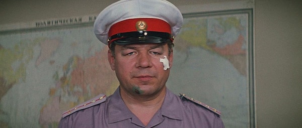 2. Героя Станислава Чеканов из фильма "Бриллиантовая рука" звали...