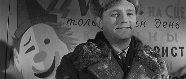 12. Расскажите, как звали героя Николая Рыбникова в фильме "Девчата"?