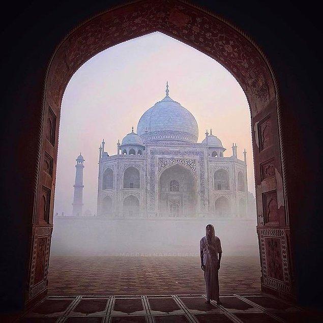 25. Taj Mahal'de sisli bir sabah.