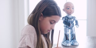 Meşhur Robot Sophia'nın Küçük Kardeşi 'Little Sophia' Çocuklara Yapay Zeka ve Kod Öğretmek İçin Geliyor!