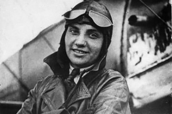 12. Знаете ли вы ее имя этой знаменитой советской летчицы?