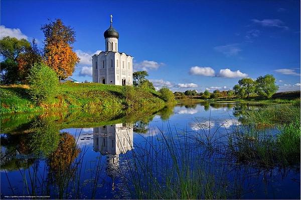 8. Узнаете ли вы эту старинную русскую церковь?