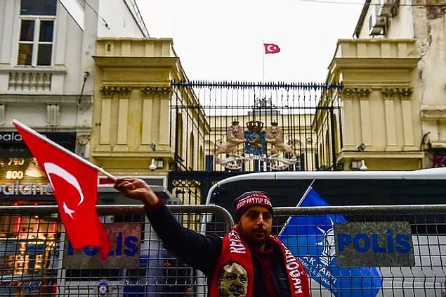 "Türklerin çıkarları için çalışıyorlar"