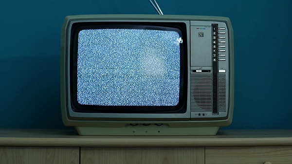 3. Что из этого является частью телевизора?