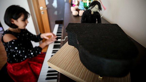 Arya Su: 'Sahneye çıktığımda piyano tuşlarına dokununca heyecanım geçti.'