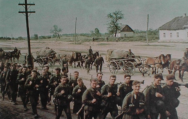 6. А как назывался план нападения немцев на СССР, разработанный в 1940 году?