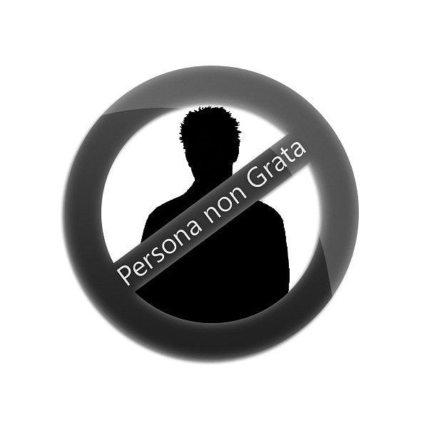 6. Какой голливудский актер является персоной нон грата в Китае?