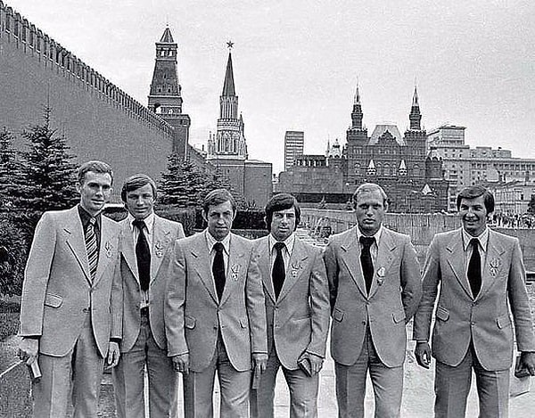 11. Какая сборная СССР запечатлена на этом кадре?