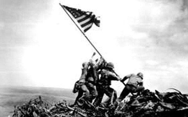 1945: II. Dünya Savaşı, Iwo Jima Muharebesi.