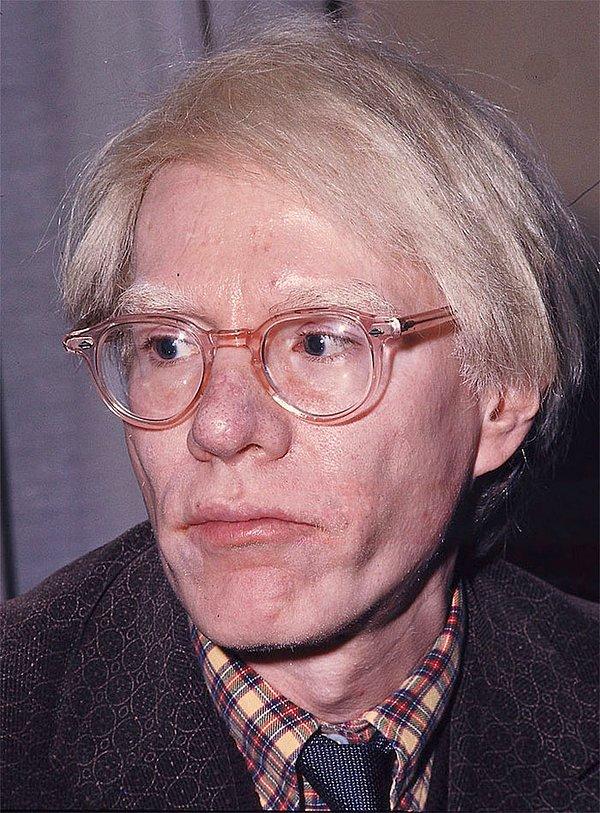19. Andy Warhol ve peruğu