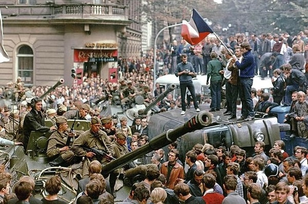 1. С каким политическим деятелем связан конфликт между СССР и Югославией?