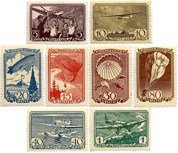 1. Итак, начнем с относительно легких вопросов. Где хранили марки советские дети-коллекционеры?