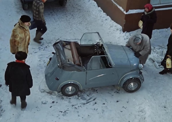 2. Как в народе назывался этот автомобиль на фото?