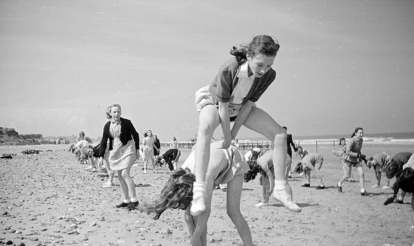 4. Назовите игру, в которой ведущий - "козел".