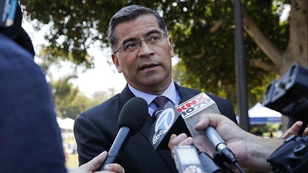 Becerra, davada, acil durum ilanını gerektirecek bir durum olmadığını kanıtlamak için Trump'ın kendi sözlerini kullanacaklarını açıkladı.