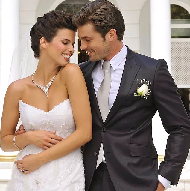 Ve 2011 yılında sürpriz bir şekilde nikah masasına oturdular, bir daha hiç ayrılmadılar...