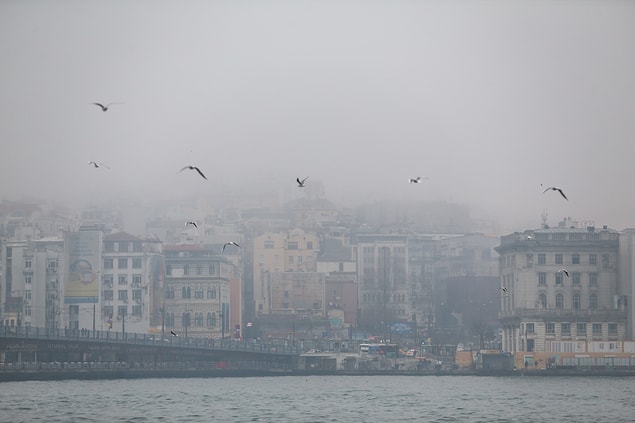 Sirkeci-Harem arabalı vapur seferlerinin de saat 08.55 itibarıyla ikinci bildirime kadar iptal edildiği belirtildi.