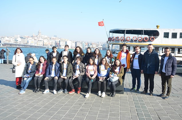 Bu olumsuz tabloyu tersine çevirmek için ise yine devreye gençler giriyor.