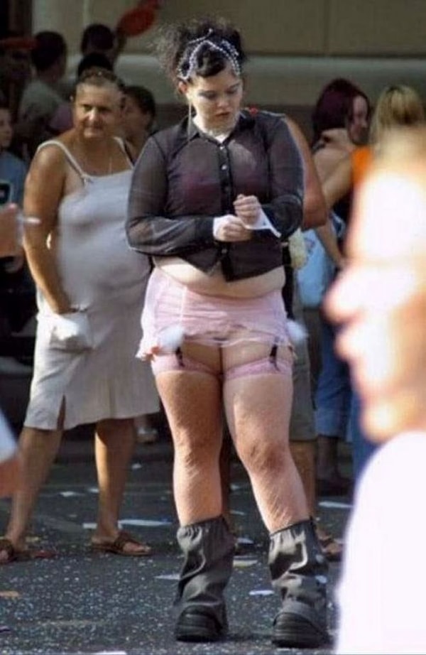 2. Интересно, какую функцию выполняет эта штука на бедрах?