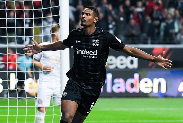 Takımın diğer golcüsü 24 yaşındaki Fransız santrafor Sebastien Haller ise ligde 11 gol ve 8 asist, Avrupa Ligi'nde ise 3 gol ve 3 asistle skora katkı sağladı.