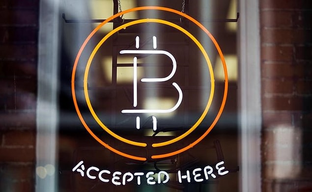 Dünya genelinde de olumlu gelişmeler var: Çin Merkez Bankası, evden kripto para ticaretiyle uğraşanlar için yeni bir BlockChain platformuna katılacağını açıkladı.