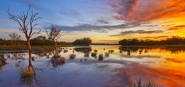 11. Какой водоем, расположенный внутри страны, является крупнейшим в мире?