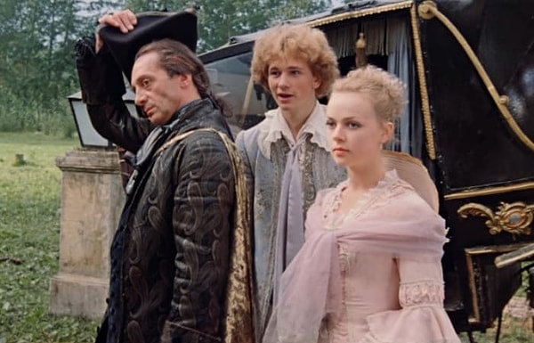 8. Фильм "Формула любви" обожаем многими. Но кто же его снял?