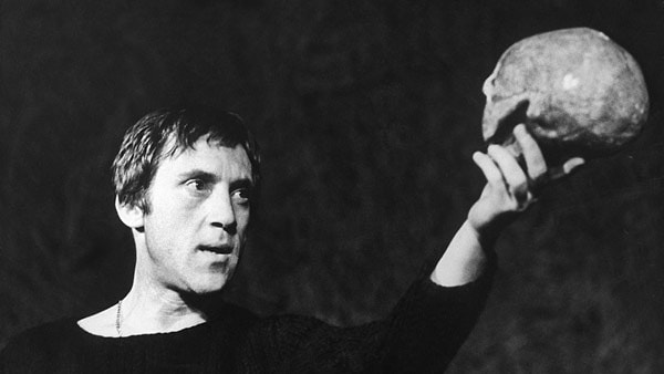 6. Кто в пьесе "Гамлет" Шекспира является самым "бедным"?