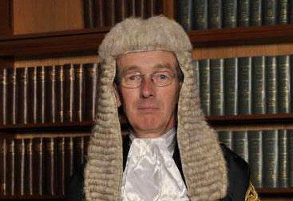 Yüksek Mahkeme Aile Bölümü Başkanı Sir Andrew McFarlane, Londra'da davayı denetliyor.