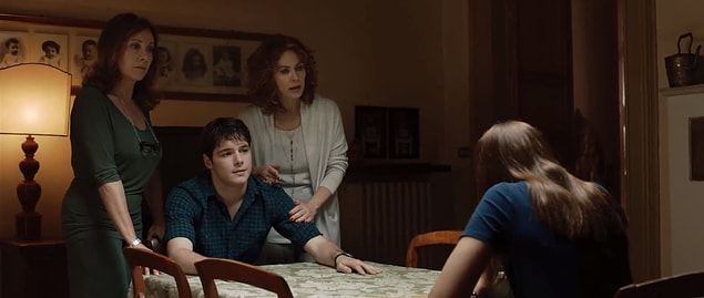 7. Allaciate Le Cinture - Kemerlerinizi Bağlayın (2014) IMDb: 6,6