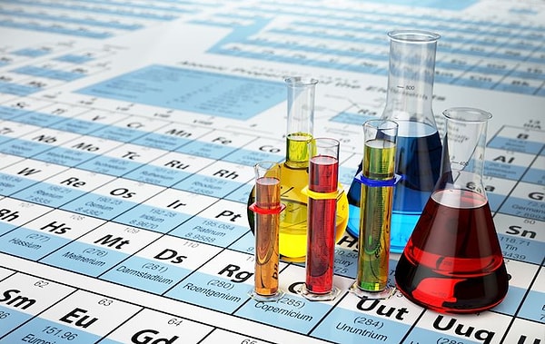 12. Женщина-ученый, которая первая  среди женщин получила Нобелевскую премию, достигнув этой премии в разных науках. Кто же это?