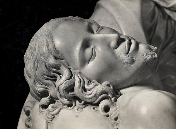Kulağa inanılmaz gelse de Michelangelo bu muazzam heykeli yaptığında henüz 24 yaşında bir gençti...