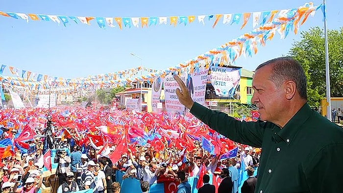 Ak Parti, Denizli Mitinginde İlk Kez 'Onun Adı Recep Tayyip Erdoğan' Şarkısını Çaldı