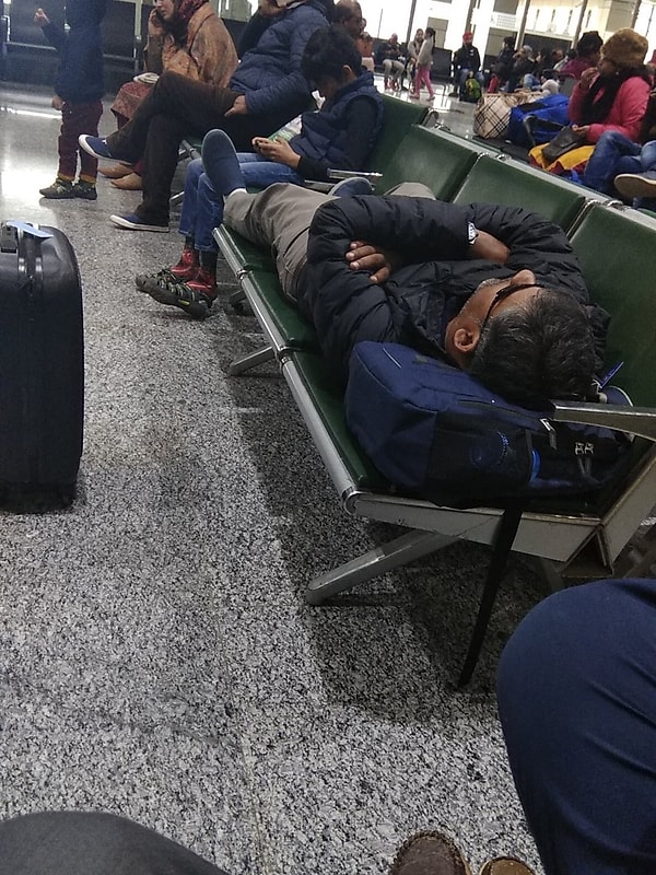 15. И спать лучше в ботинках, чтобы ноги не замерзли во сне 😴