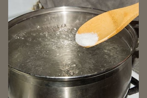 3. Какая польза от добавления соли в кипящую воду?