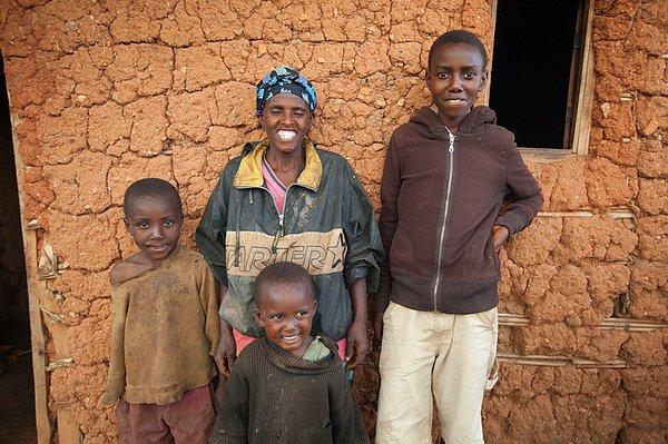 1. Butoyi ailesi, Burundi (aylık gelir 27 dolar)