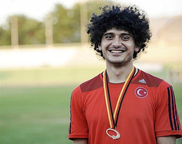 Kendini kanıtlayan Barış, Türkiye'nin milli ampute futbol takımına da girmeyi başardı.