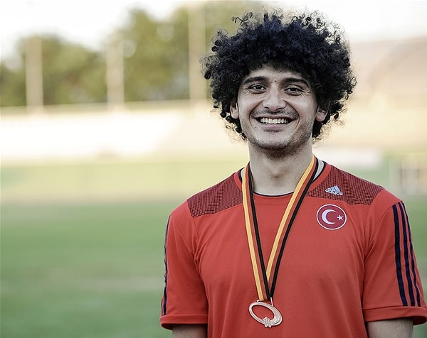 Kendini kanıtlayan Barış, Türkiye'nin milli ampute futbol takımına da girmeyi başardı.